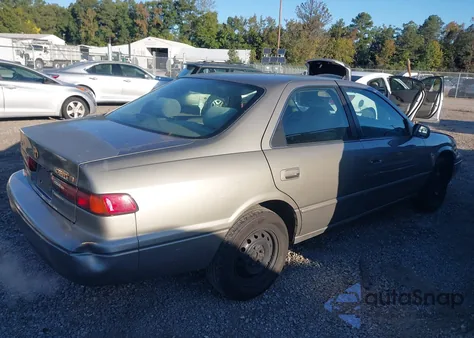 1998 Toyota Camry Le из США, поврежденный, VIN 4T1BG22K1WU318608